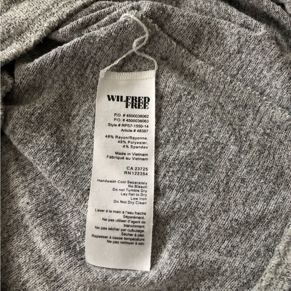 Aritzia Wilfred Free Slouchy V Neck Tank Top in Heather Grey - Picture 5 of 8